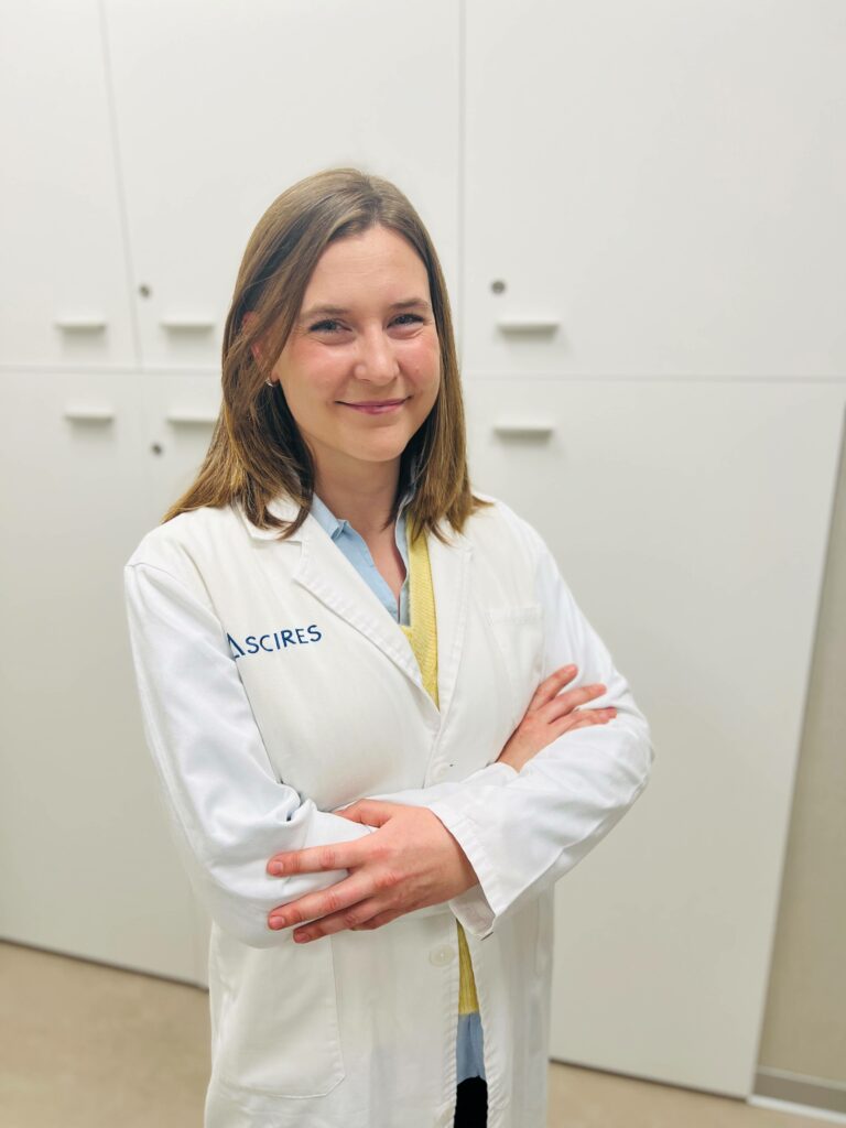 La doctora Verónica Fajardo, traumatóloga en Ascires.